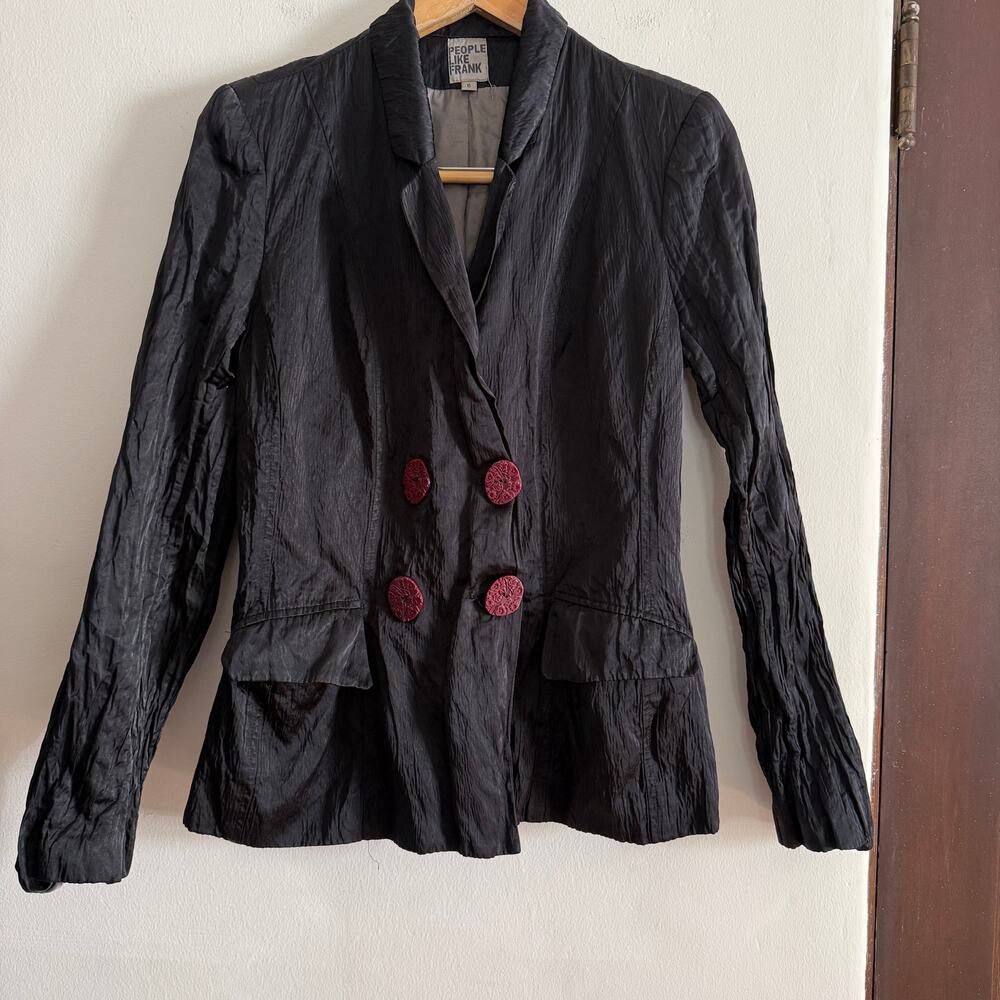 PEOPLE LIKE FRANK Black Crinkle Satin Double Breasted Blazer carved buttons Sz 6